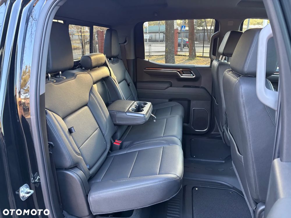 Chevrolet Silverado - 21