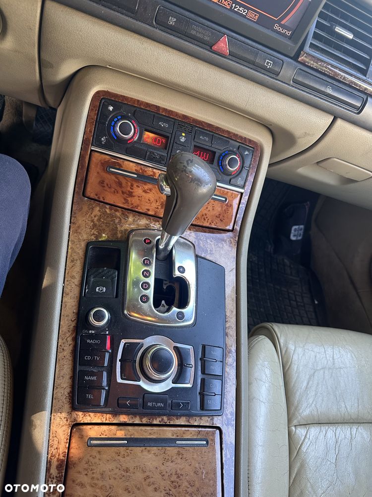 Audi A8 - 7