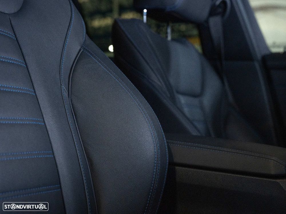 BMW 320 d Touring Pack Desportivo M Auto - 25