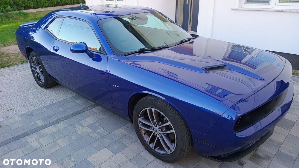 Dodge Challenger - 12