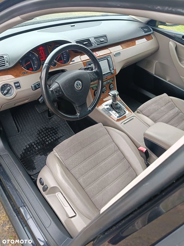 Volkswagen Passat 3.2 V6 FSI 4Motion DSG Highline - 6