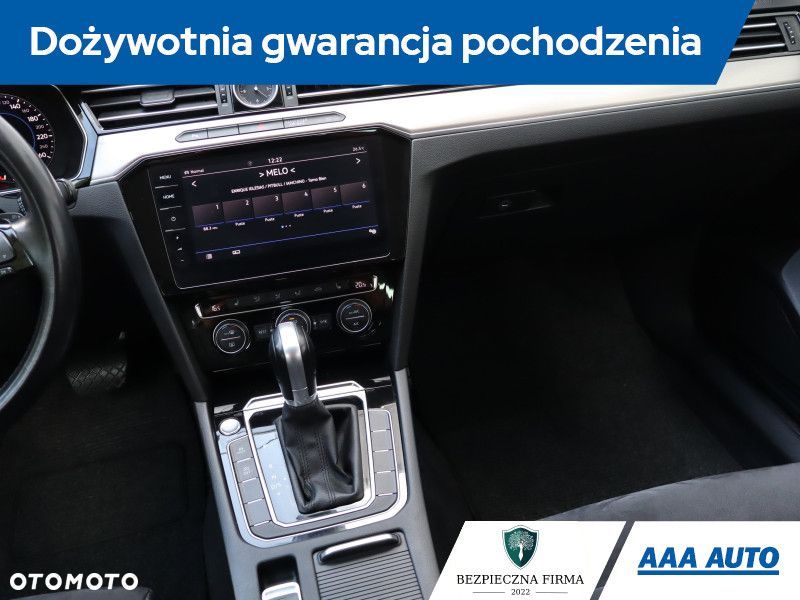 Volkswagen Passat - 9