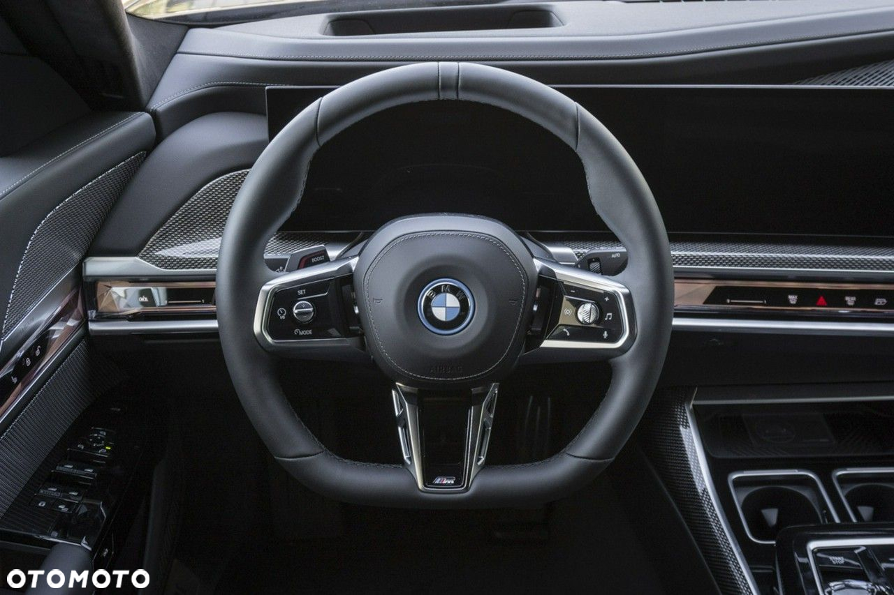 BMW i7 - 11