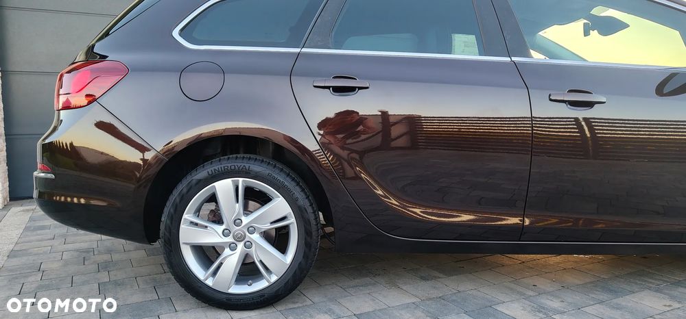 Opel Astra 1.4 Turbo Exklusiv - 11