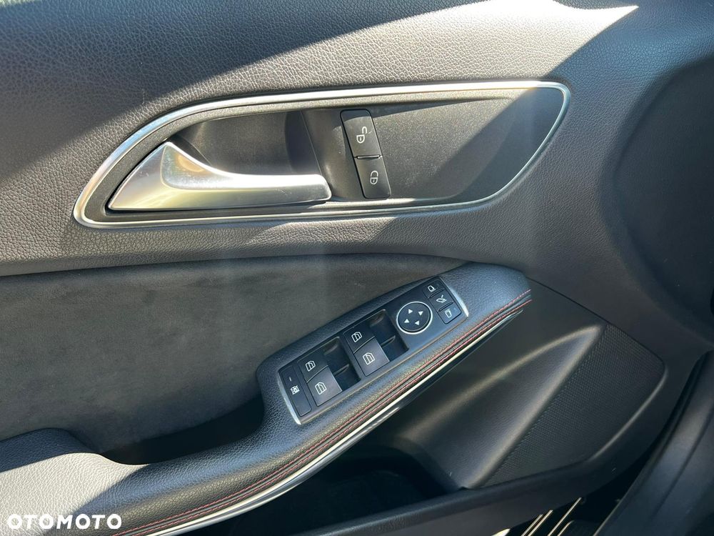 Mercedes-Benz Klasa A 45 AMG 4Matic AMG Speedshift 7G-DCT - 16