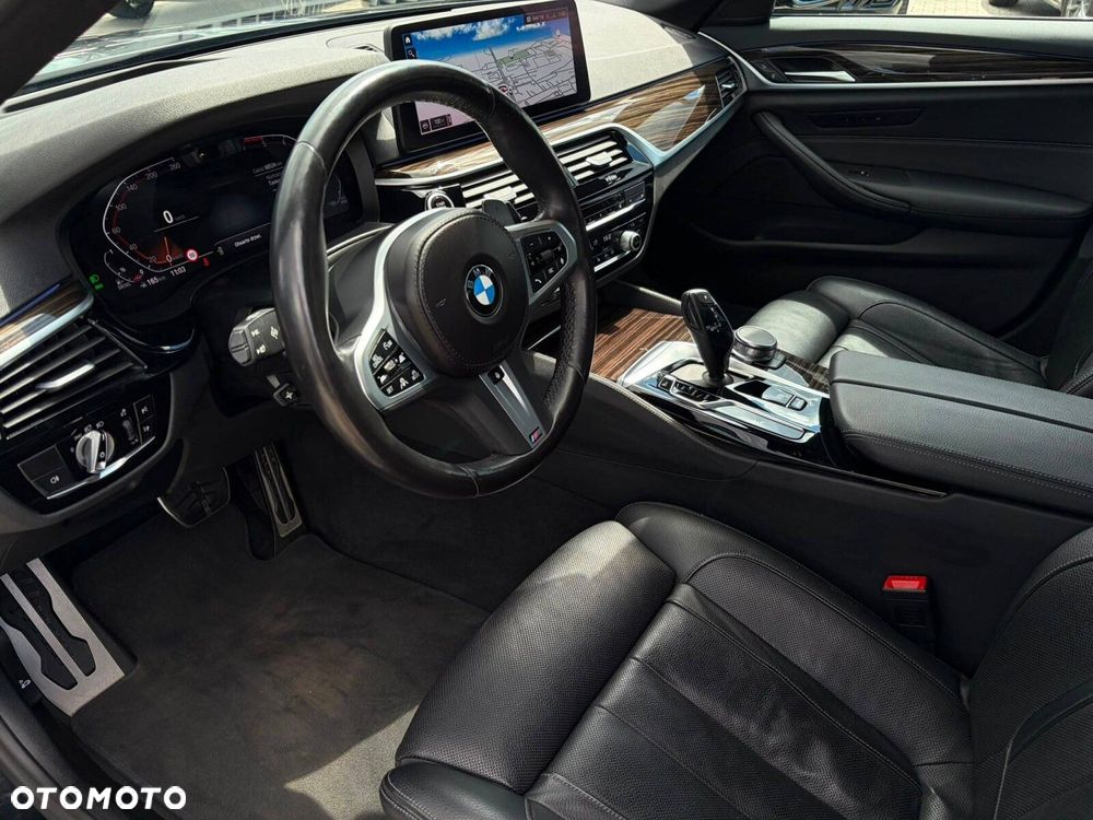 BMW Seria 5 530d xDrive mHEV M Sport sport - 12