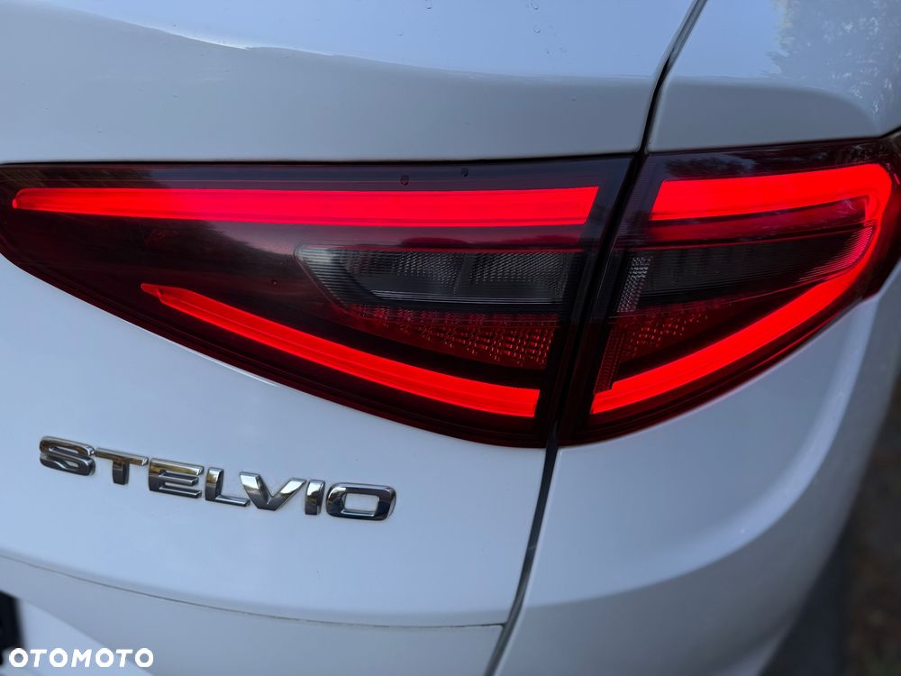 Alfa Romeo Stelvio 2.0 Turbo Sprint Q4 - 40