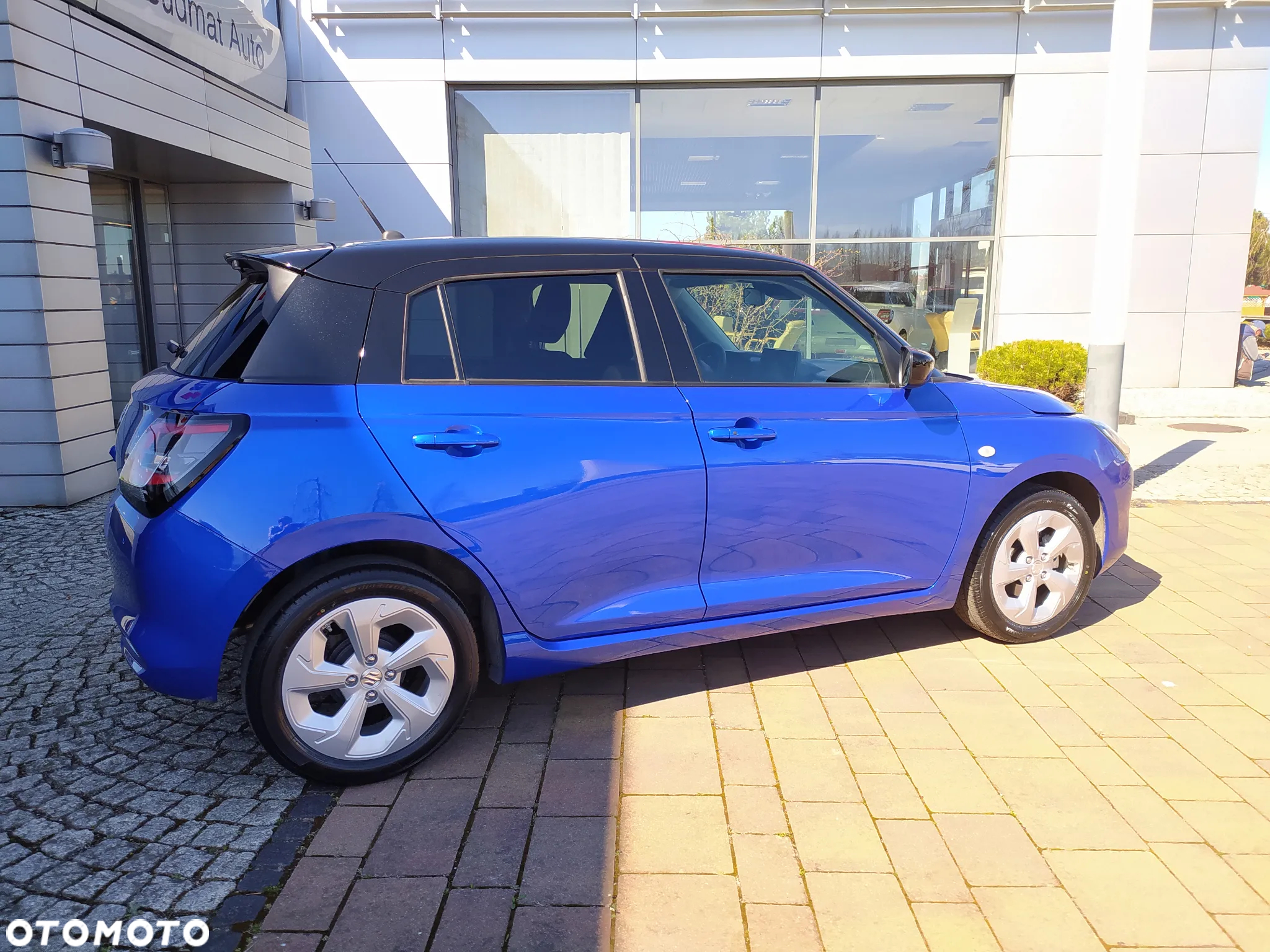 Suzuki Swift 1.2 Dualjet SHVS Premium Plus CVT - 4
