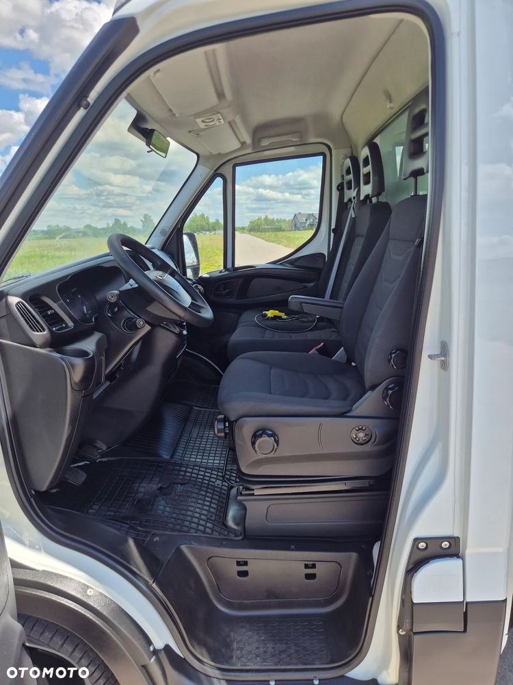 Iveco DAILY 35C15 KONTENER 4.30M WINDA SORENSEN 750KG SALON PL 2017R - 26