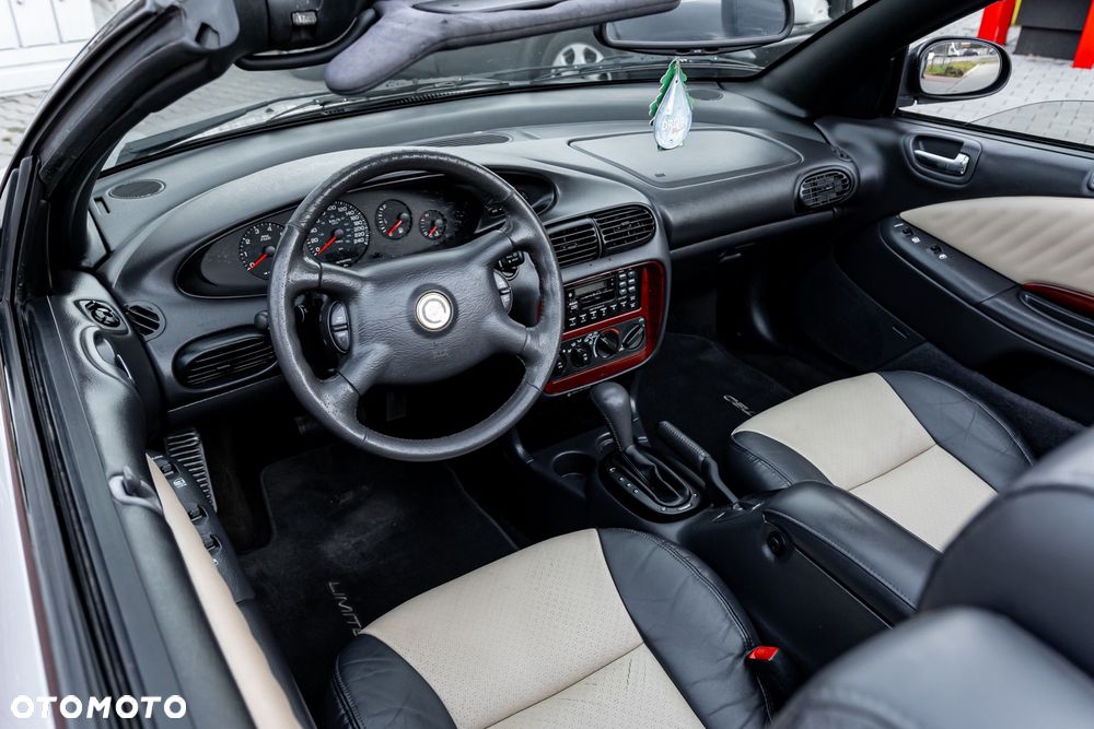 Chrysler Stratus - 32