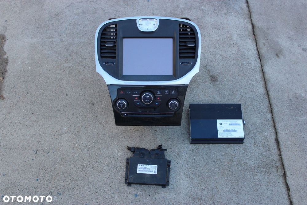 Nawigacja Radio Wyświetlacz Lancia Thema II CHRYSLER 300C II P05064543AJ - 1