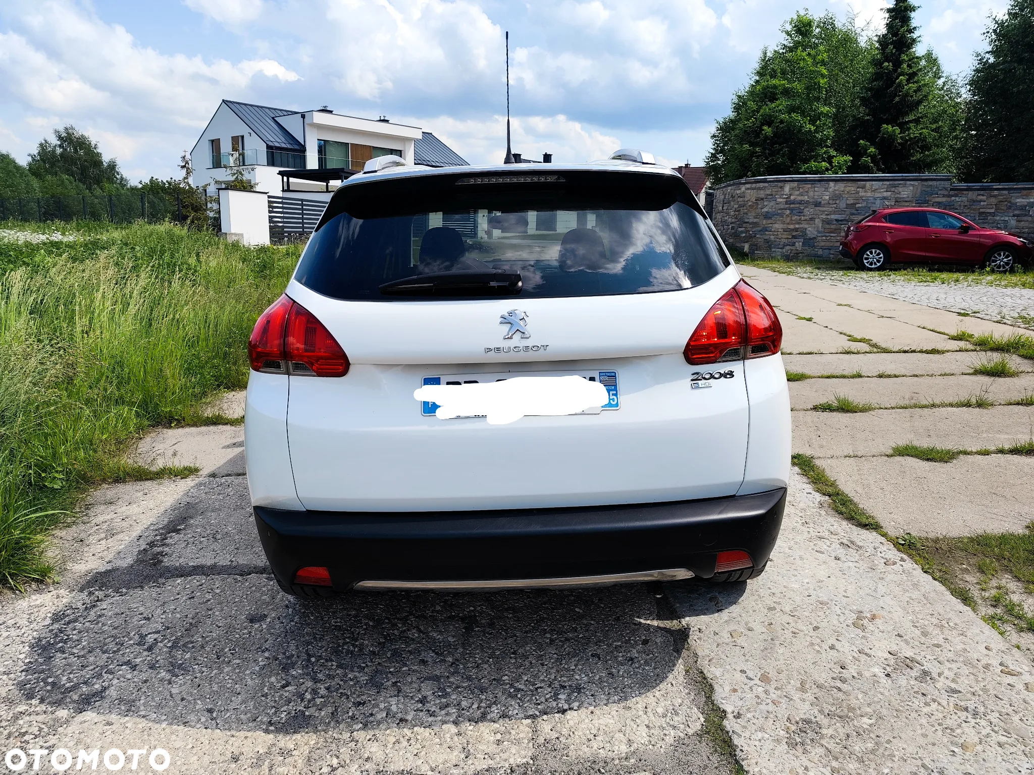 Peugeot 2008 1.6 e-HDi Allure S&S - 19