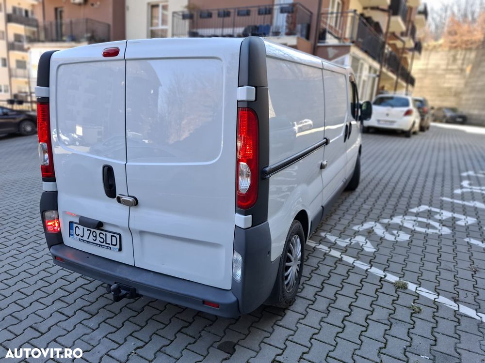 Opel Vivaro - 11