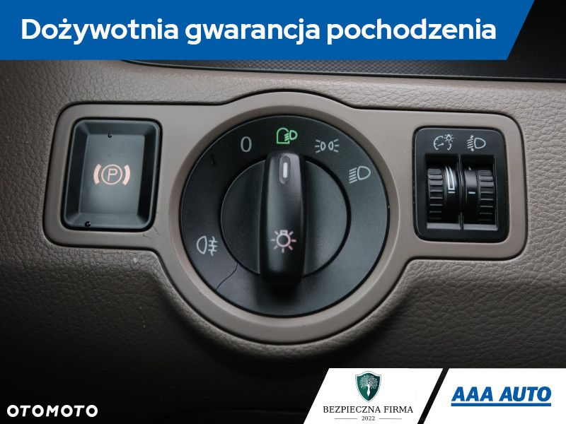 Volkswagen Passat - 20