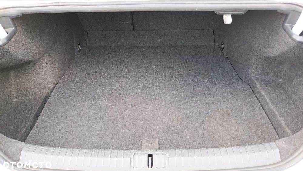 Volkswagen Passat ver-1-4-tsi-bmt-trendline - 15