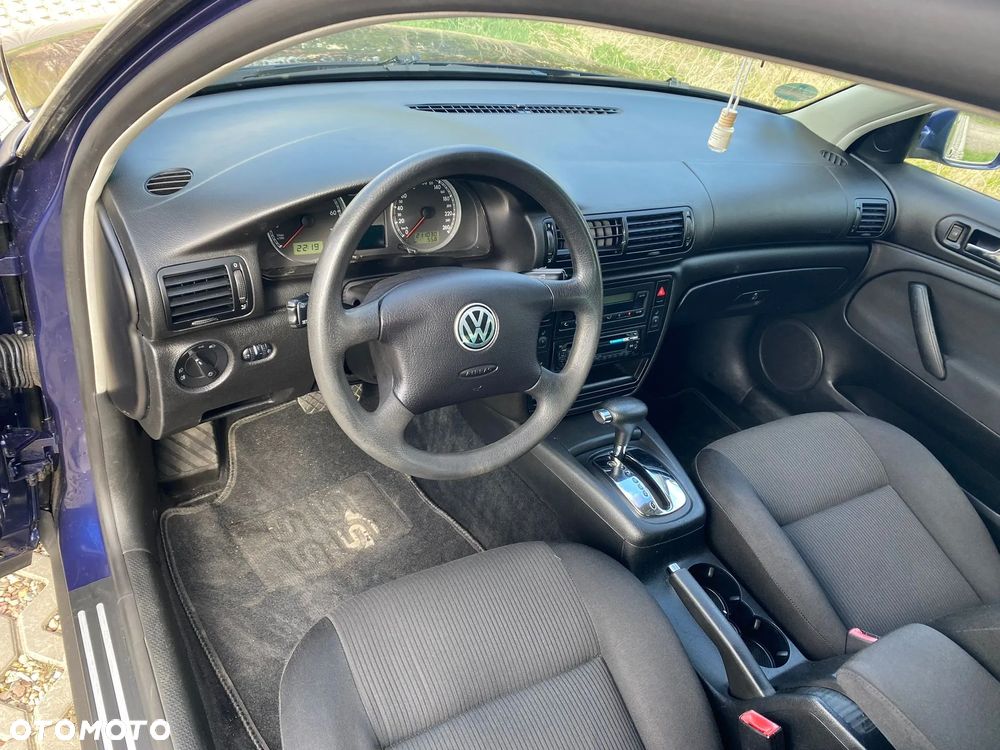 Volkswagen Passat - 24