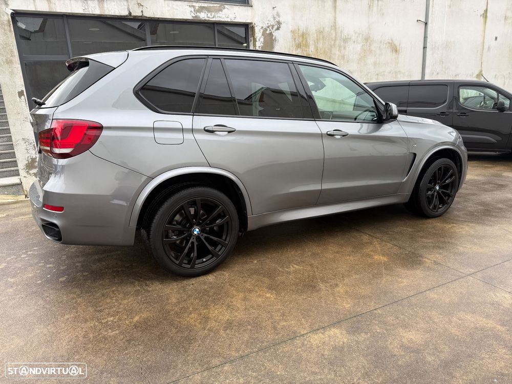 BMW X5 25 d xDrive Pack M 50 anos - 11