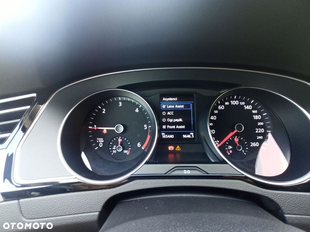 Volkswagen Passat - 19