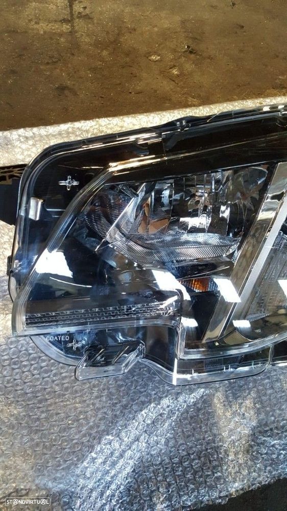 Farol Frente Esquerdo / Otica Esquerda Peugeot Partner Caixa (K9)  901 - 2