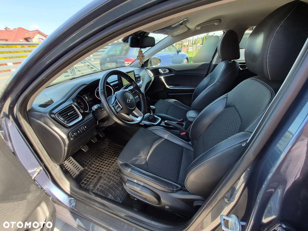 Kia Ceed 1.4 T-GDI L Business Line - 10