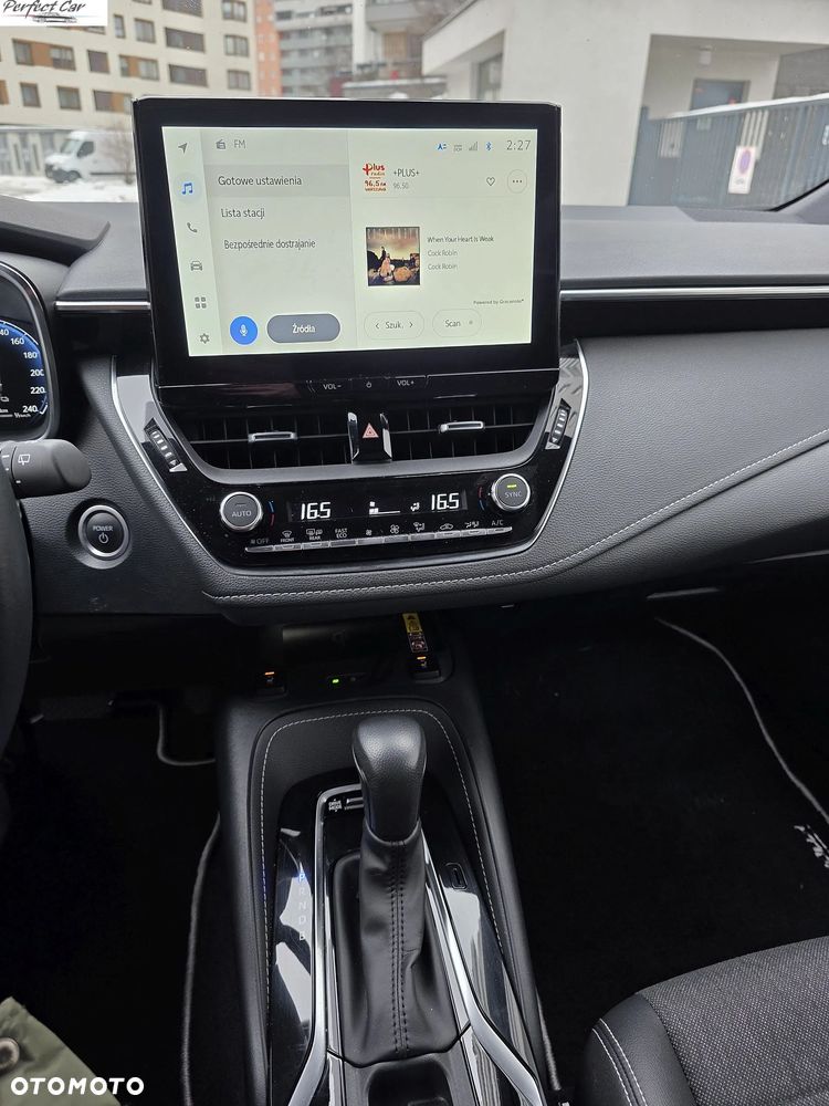 Toyota Corolla 1.8 Hybrid Style - 17