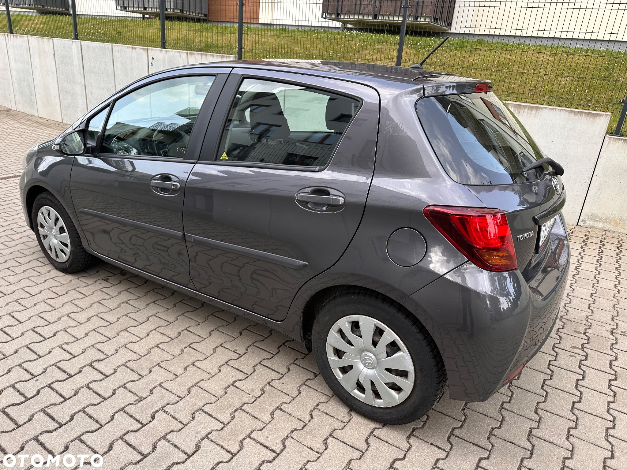 Toyota Yaris 1.0 VVT-i - 10