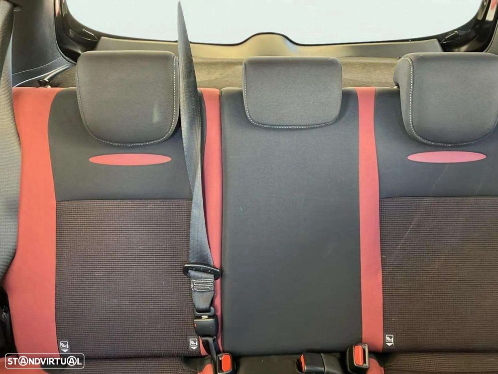 Toyota Yaris 1.5 HSD Comfort - 16