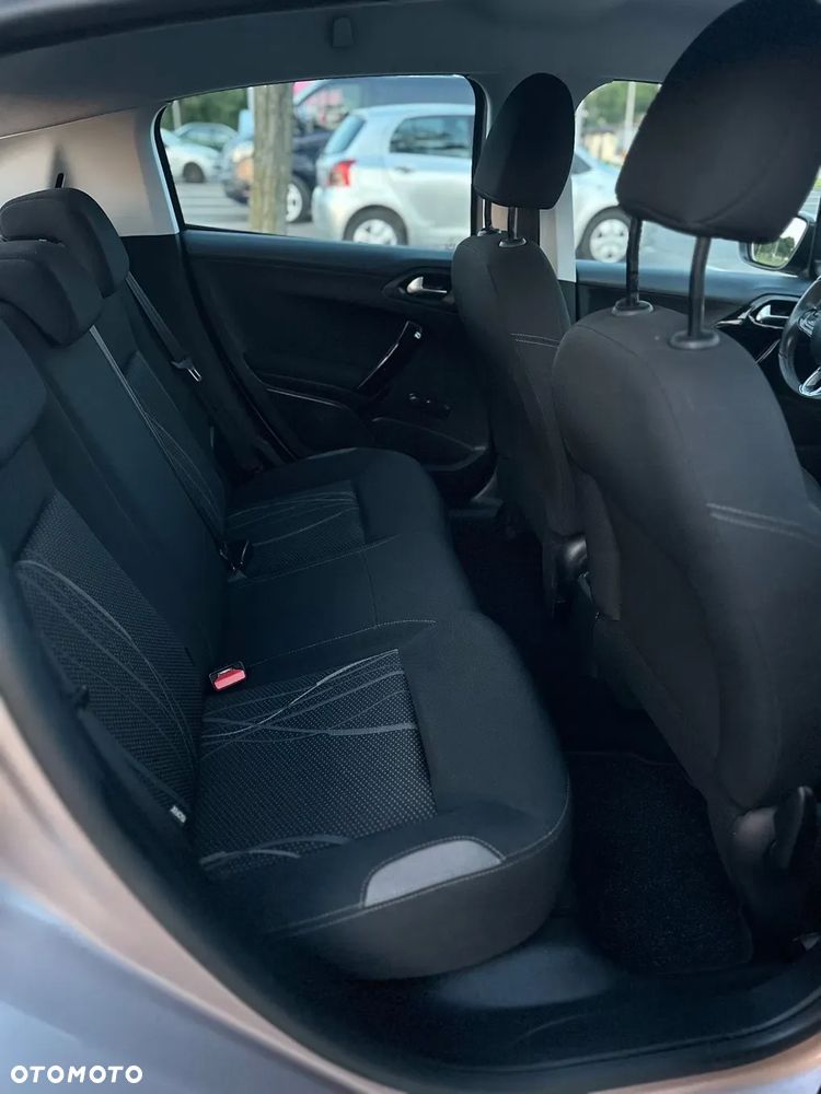 Peugeot 208 1.2 PureTech Active - 31