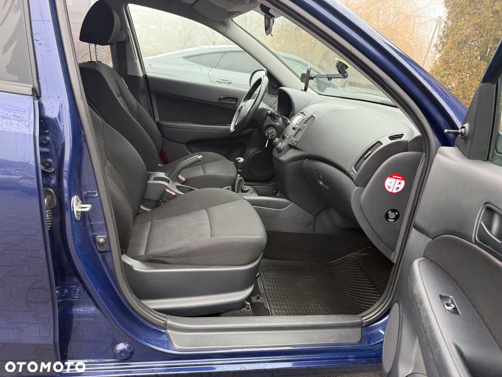 Hyundai i30 1.4 Base + - 18