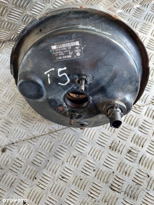 Serwo hamulcowe VW T5 7H0612101F - 3