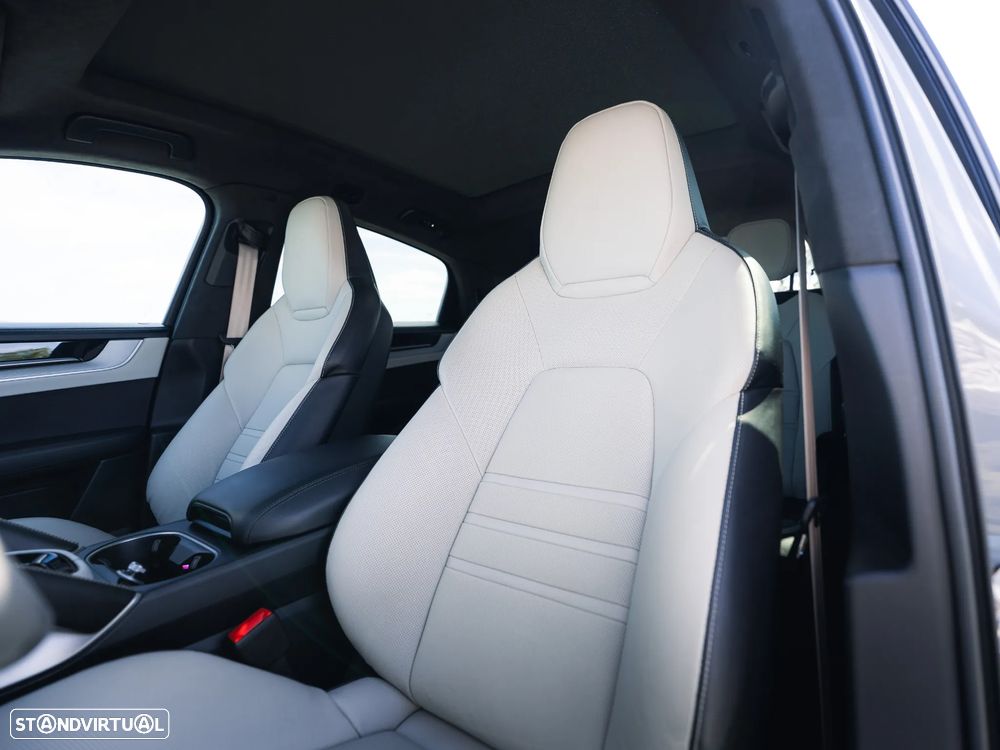 Porsche Cayenne Coupé E-Hybrid - 15