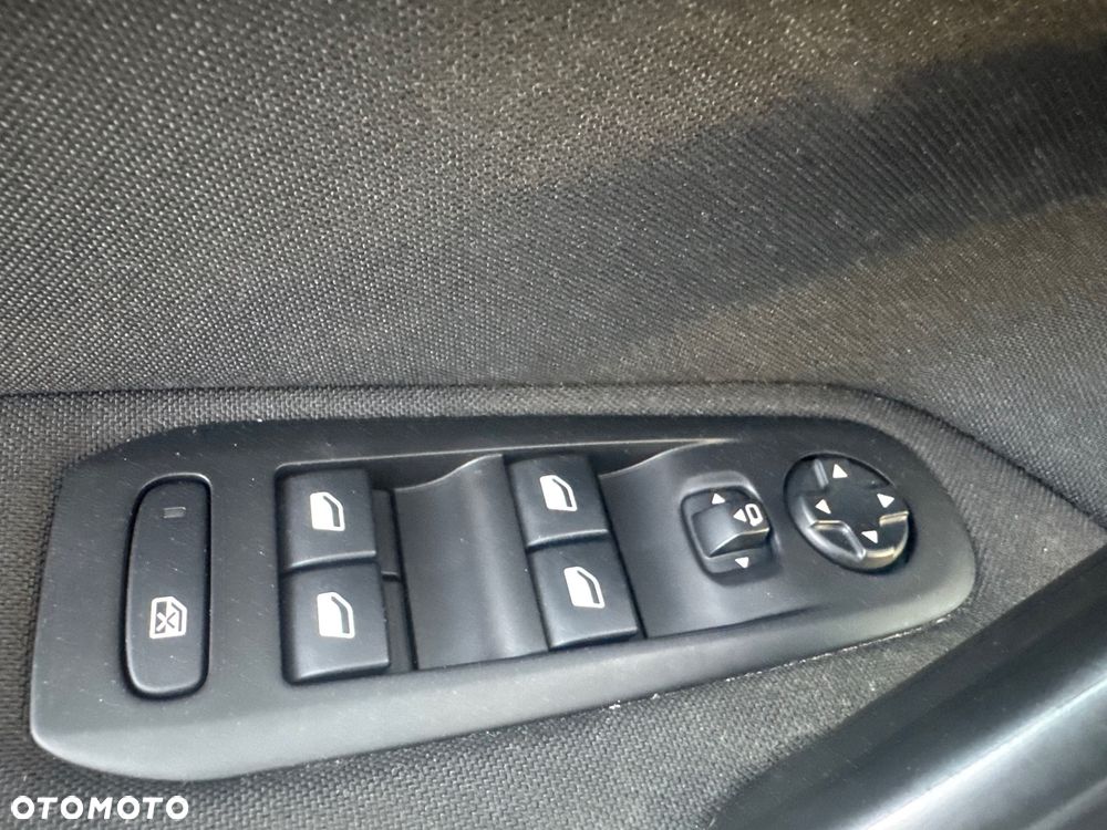 Peugeot 308 1.5 BlueHDi Business Line S&S - 23