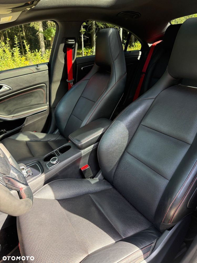 Mercedes-Benz CLA - 13