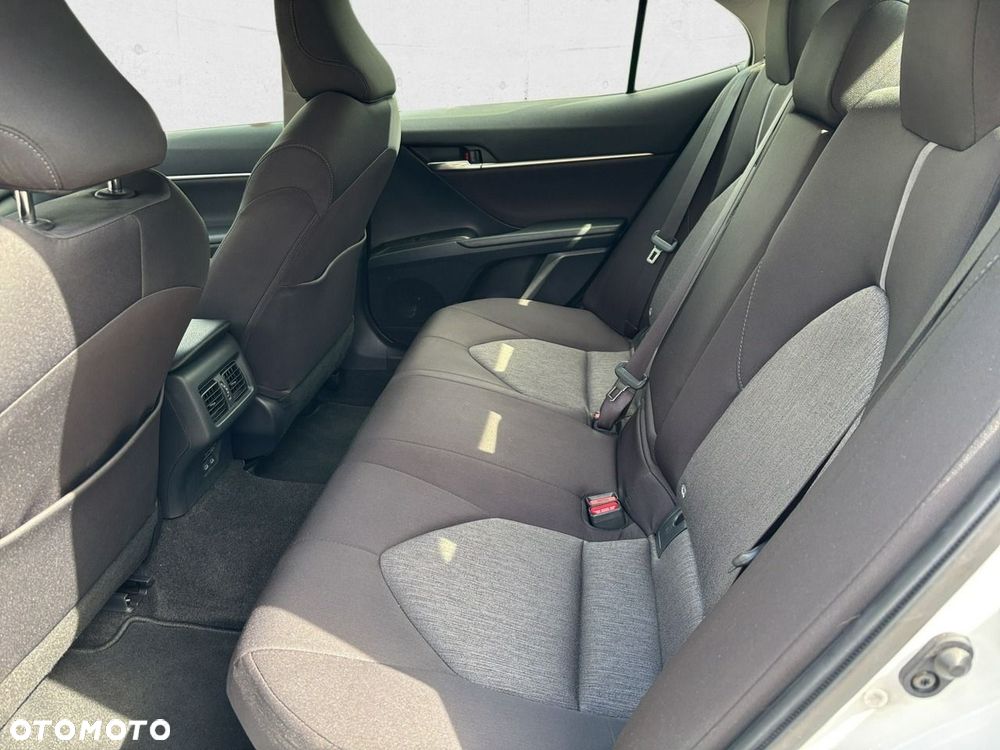 Toyota Camry - 22