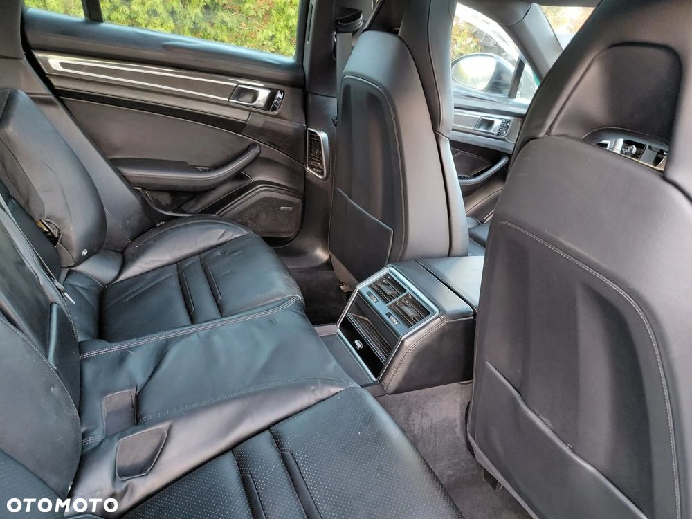 Porsche Panamera - 21