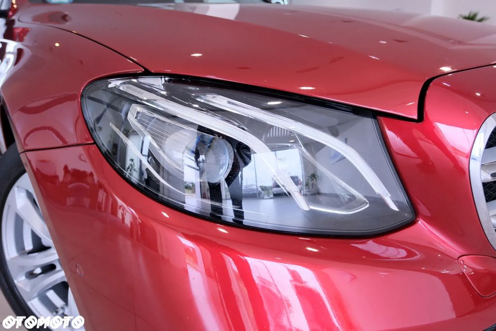 Mercedes-Benz Klasa E 220 d T 9G-TRONIC Avantgarde - 6