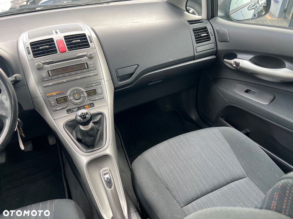 Toyota Auris 1.4 D-4D 2010 - 28