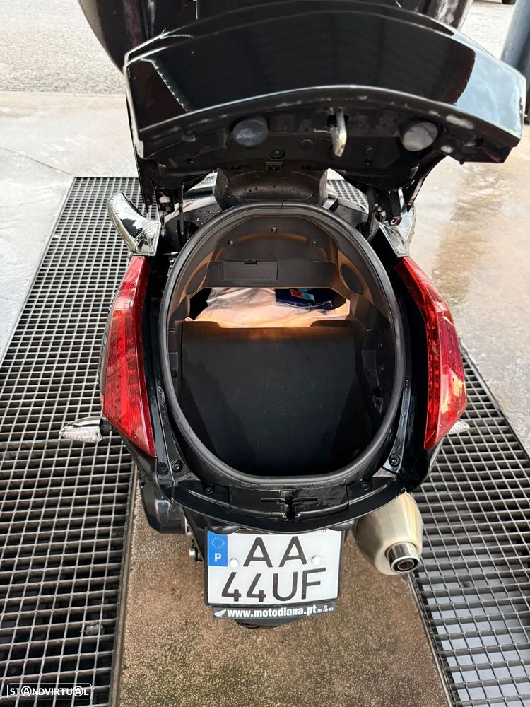 Peugeot Métropolis Black Edition - 9