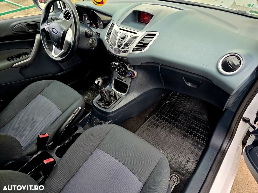 Ford Fiesta - 16