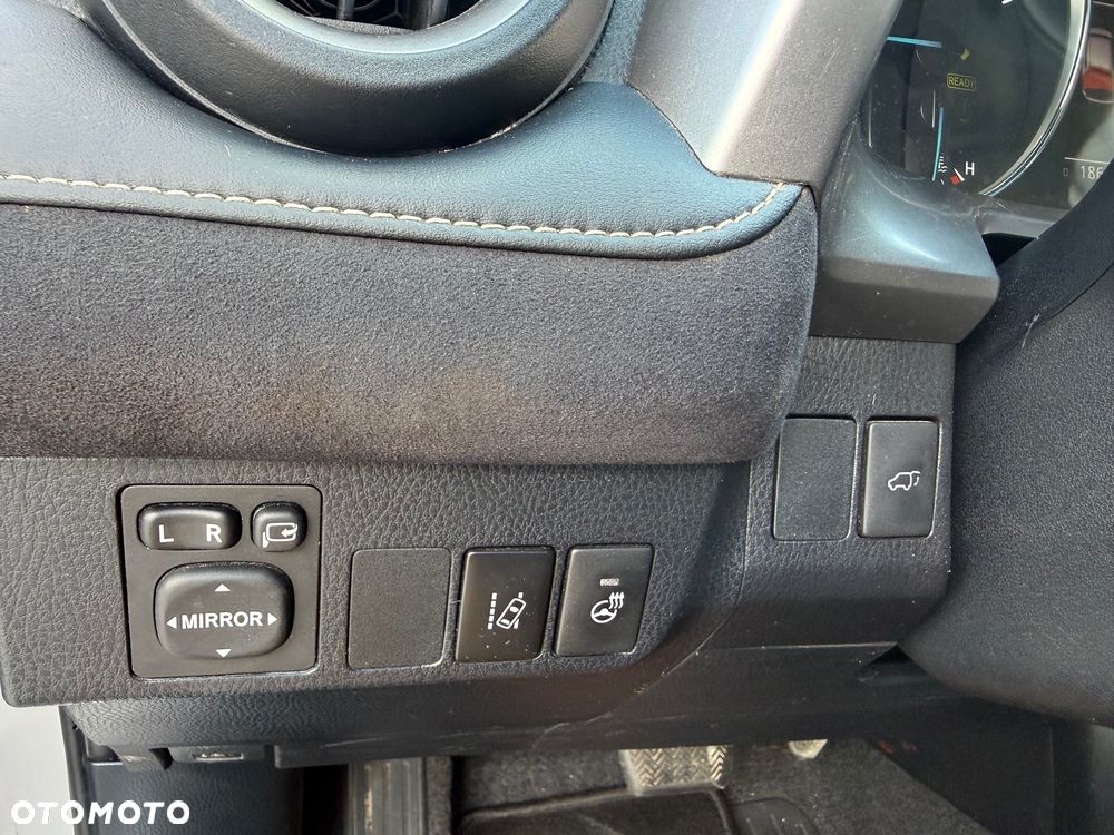 Toyota RAV4 Hybrid Silver 4x4 - 18