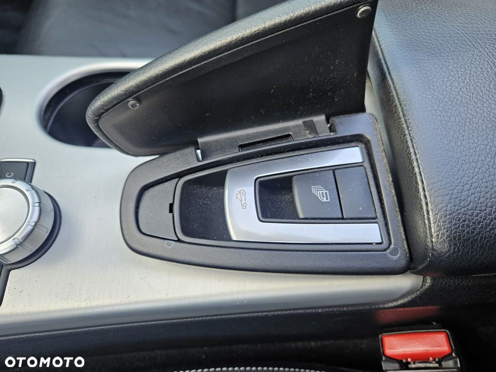 Mercedes-Benz SLK 200 CGI - 24