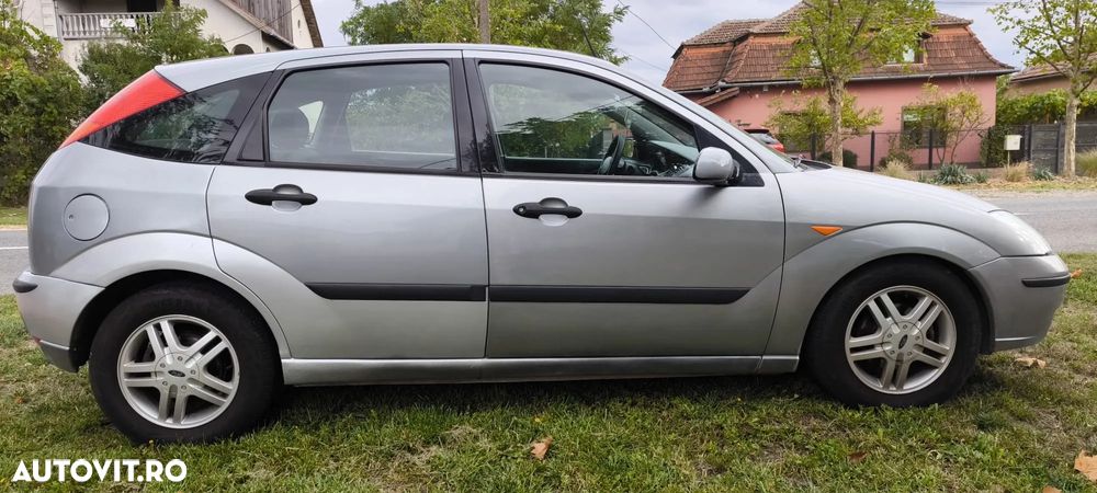 Ford Focus 1.6i 16V - 8