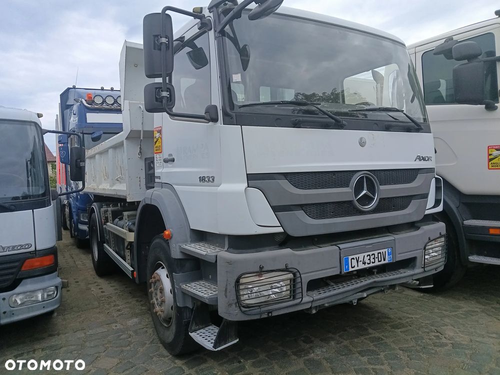 Mercedes-Benz 1833 - 6