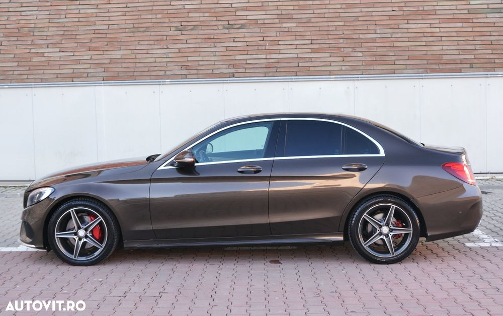 Mercedes-Benz C 220 d 4Matic 7G-TRONIC AMG Line - 4