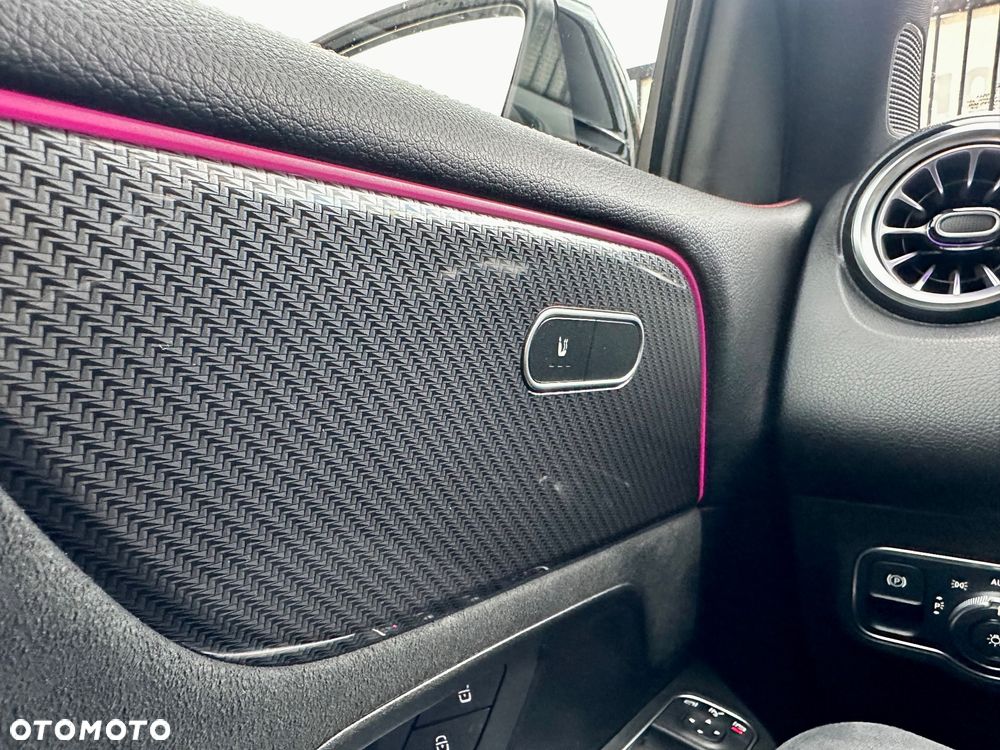 Mercedes-Benz GLB 200 d AMG Line 8G-DCT - 23