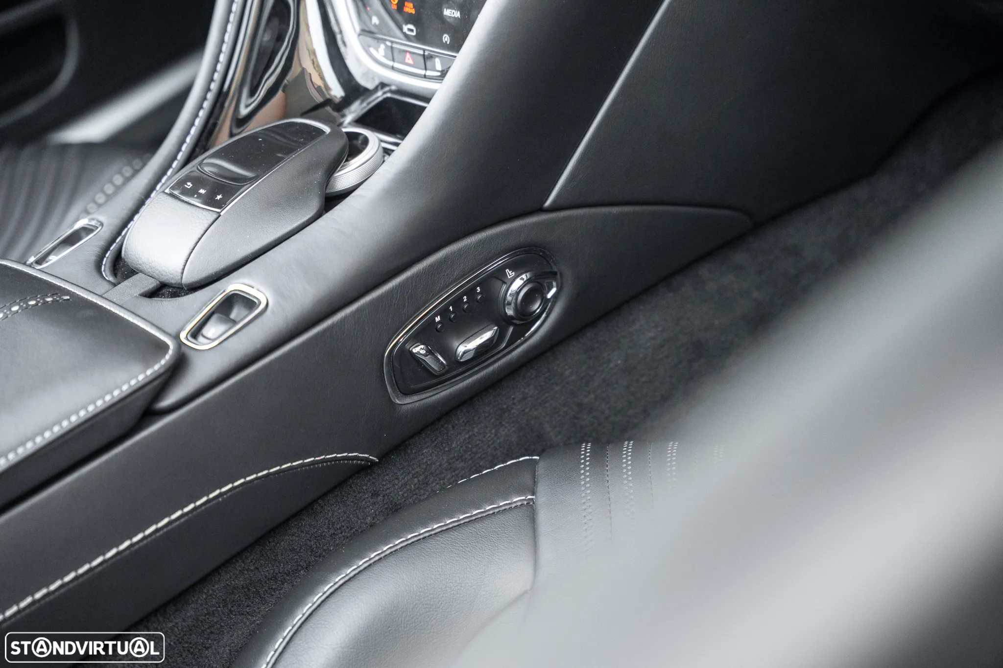 Aston Martin DB11 Volante V8 Auto - 30