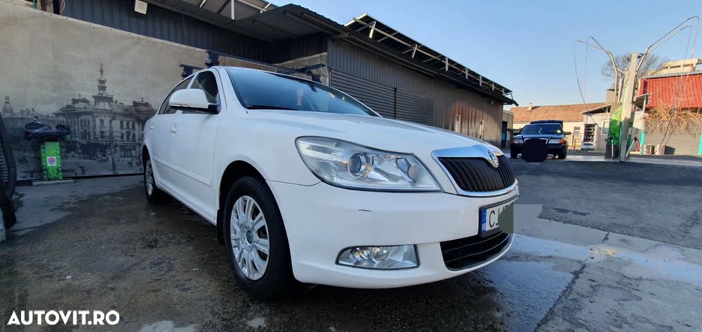 Skoda Octavia 1.6 TDI DPF Ambiente - 2