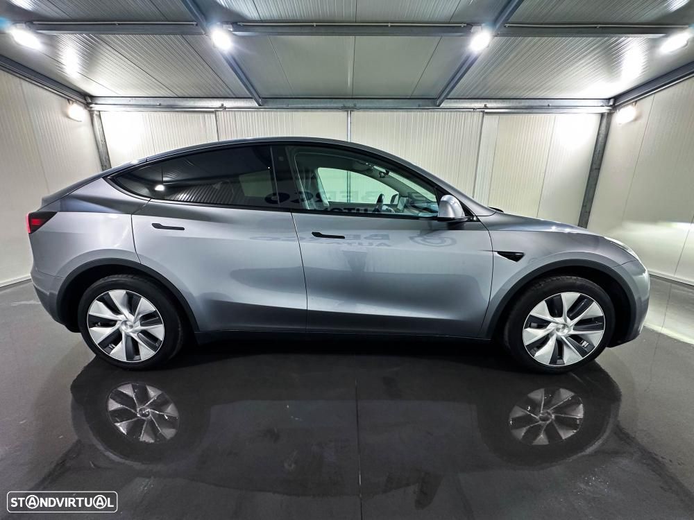 Tesla Model Y Long Range Dual Motor AWD - 12