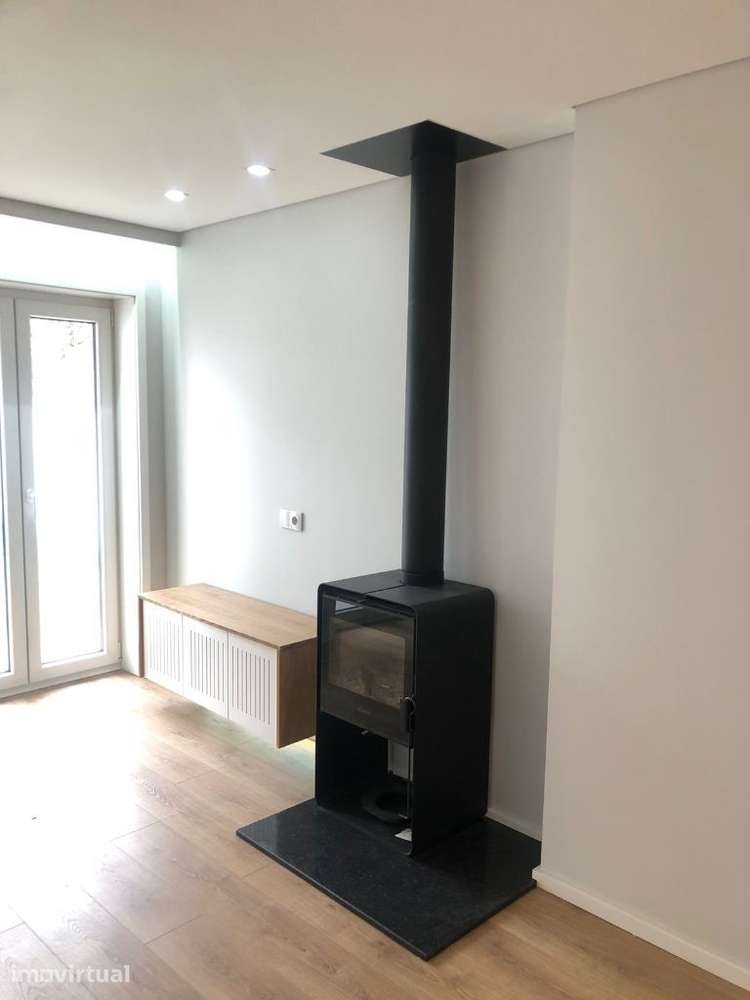 Apartamento T2 c/ terraço e churrasqueira no Centro de Braga. - Grande imagem: 2/25