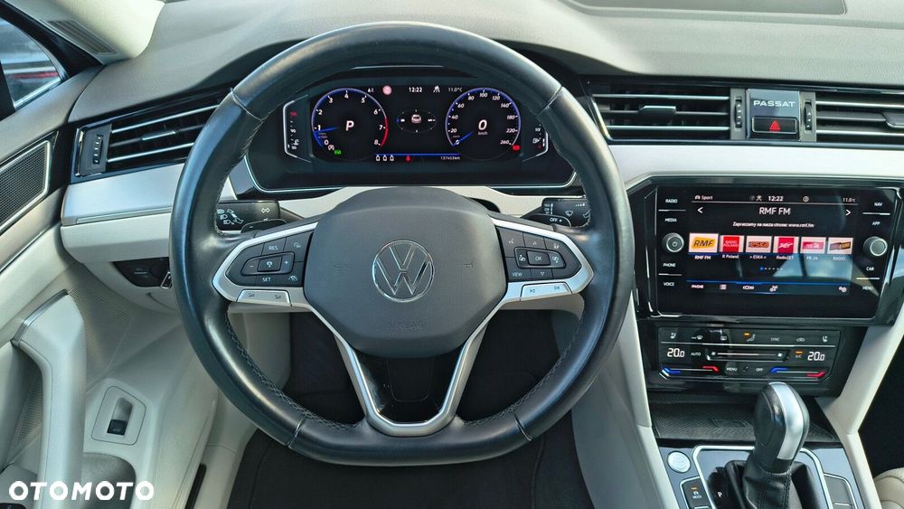 Volkswagen Passat - 15